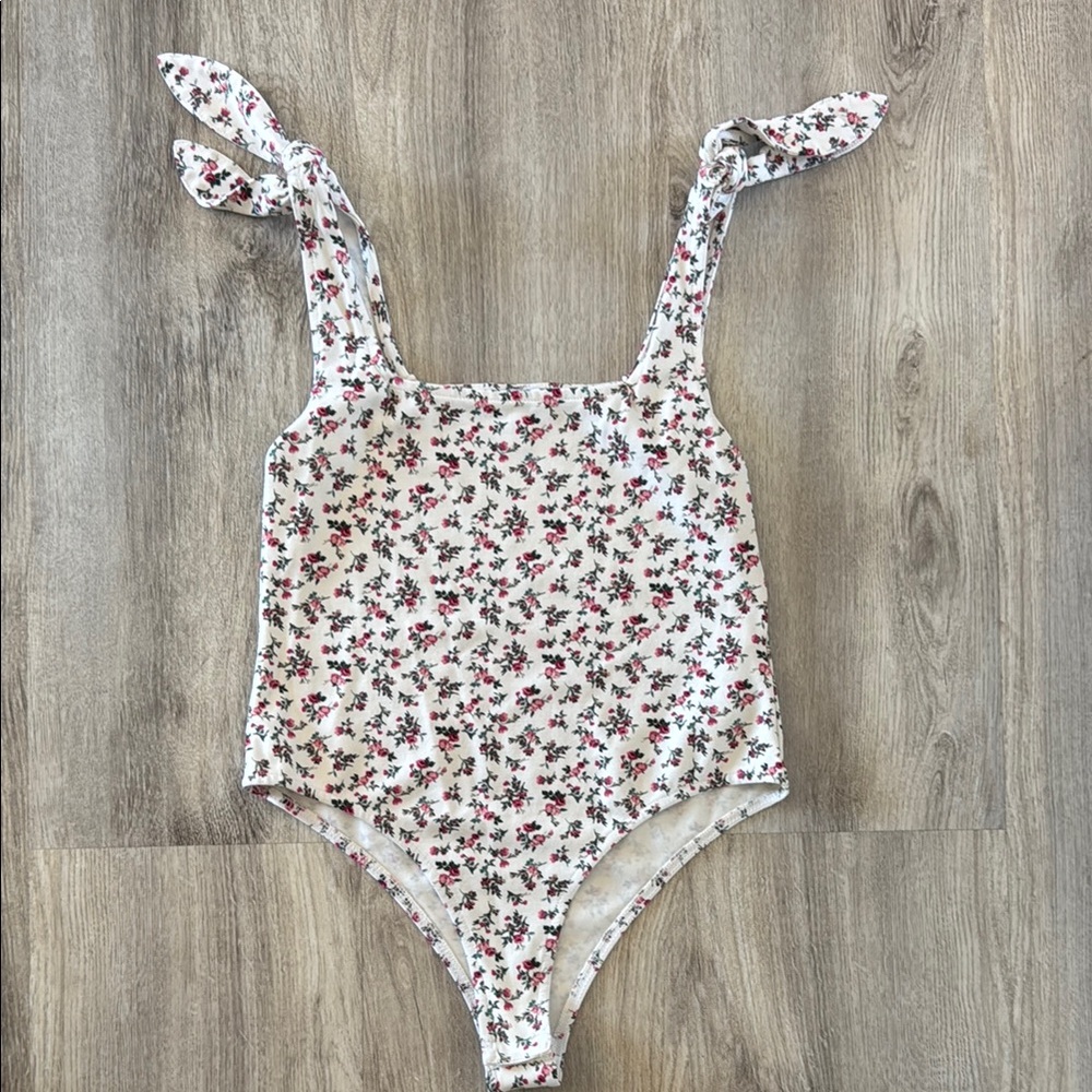 Floral Print snap bodysuit with Bow Straps Kit + Sky